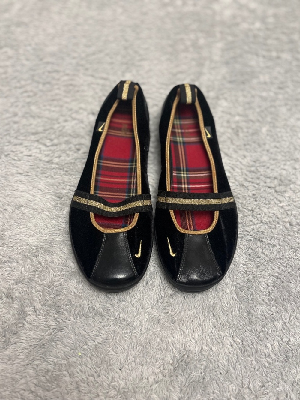 Women's Vintage Y2K Nike Black Mary Jane Ballet Flats